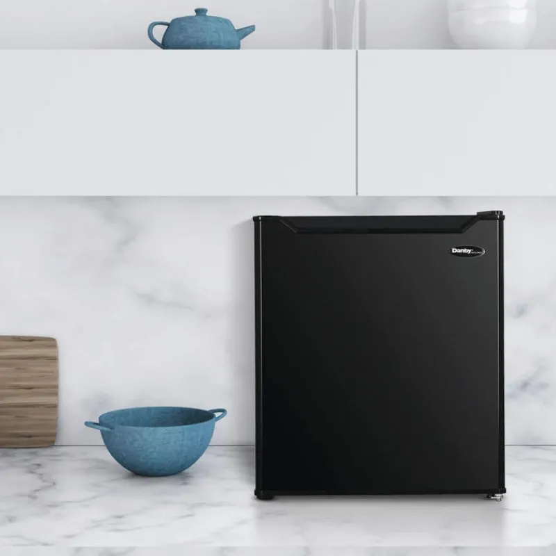 Danby 1,6 Cu Ft Refrigerator Compact - DAR016B1BM