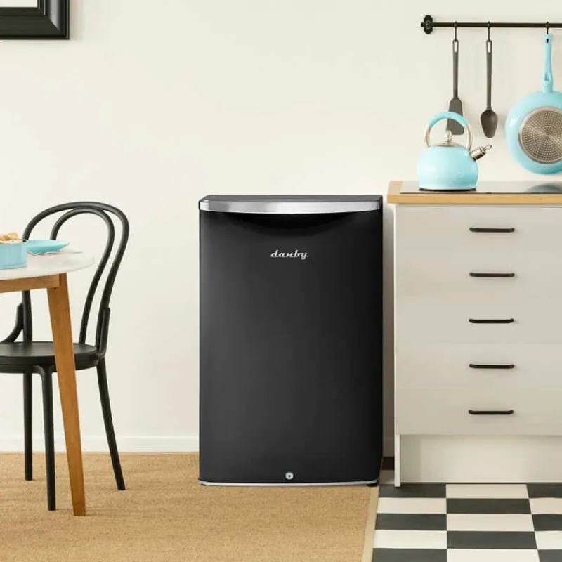 Danby 4,3 Cu Ft Refrigerator Compact - DAR044A6MDB