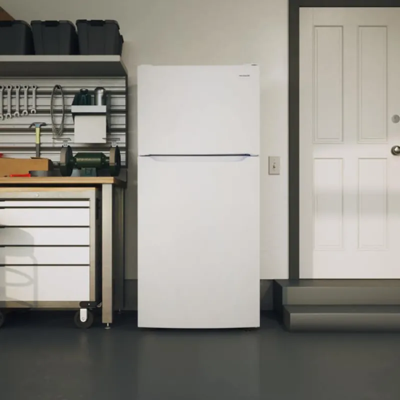 Frigidaire 18 Cu ft 30 In Refrigerator Top Freezer - FFHT1814YW