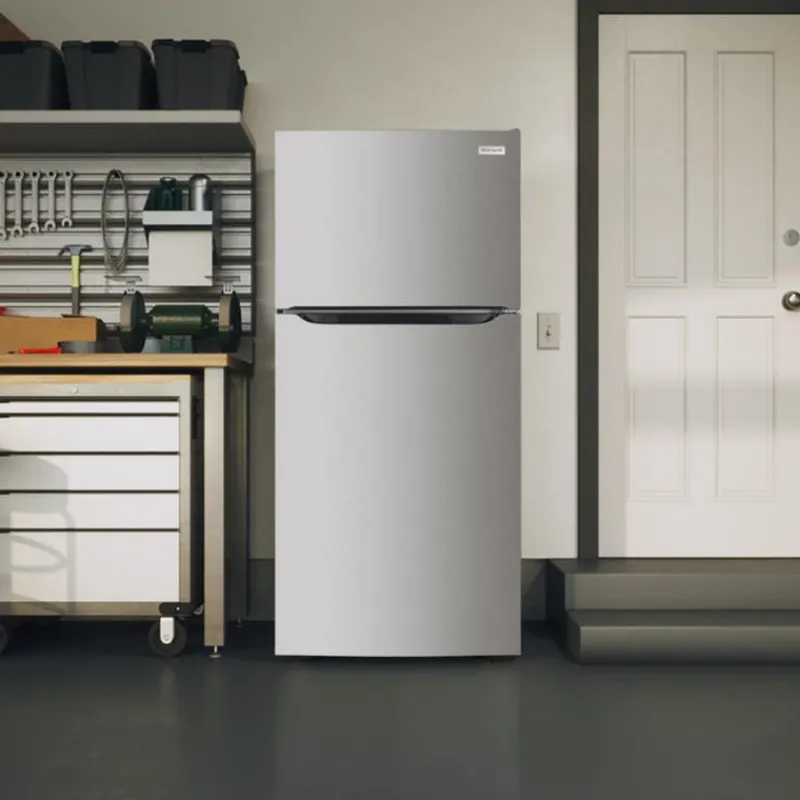 Frigidaire 18 Cu ft 30 In Refrigerator Top Freezer - FRTE1835AS