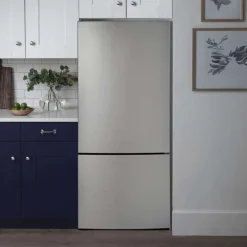 GE Appliances GE 17,7 Cu Ft 31 In Refrigerator Bottom Freezer - GBE17HYRFS