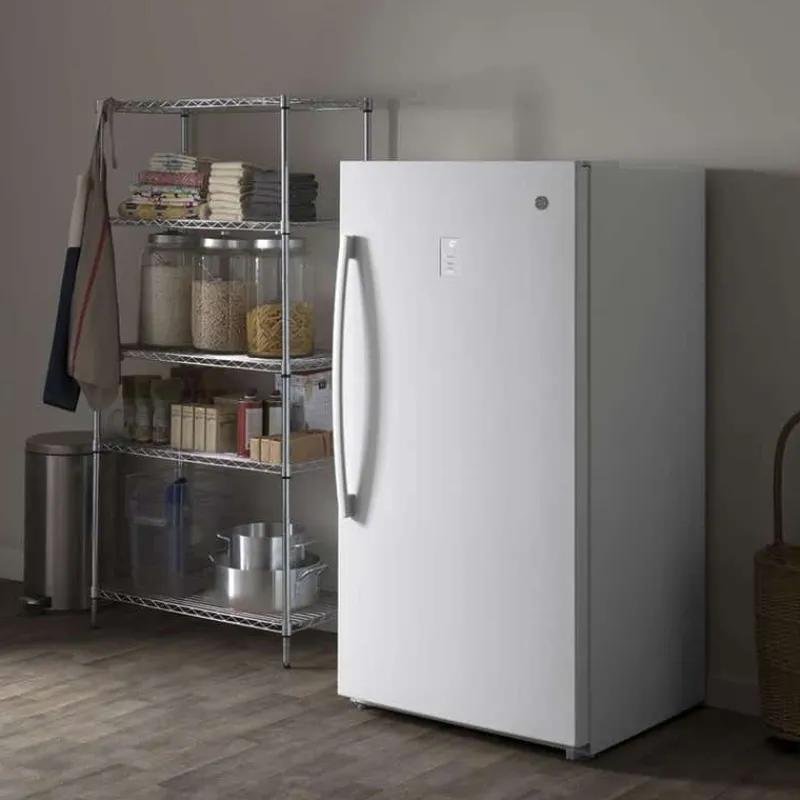 GE Appliances GE 17,3 cu ft freezer , Vertical, 33" - FUF17SMRWW
