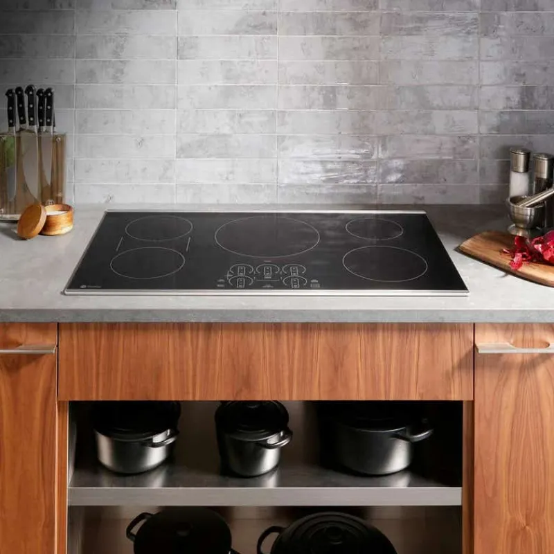 GE Profile Cooktop Glass-Ceramic 36" Electric - PHP7036DTBB