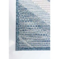 Indoor or Outdoor Rug - 7 x 10