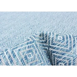 Indoor or Outdoor Rug - 7 x 10