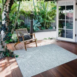 Indoor or Outdoor Rug - 7 x 10