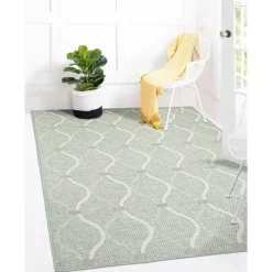 Indoor or Outdoor Rug - 5 x 7
