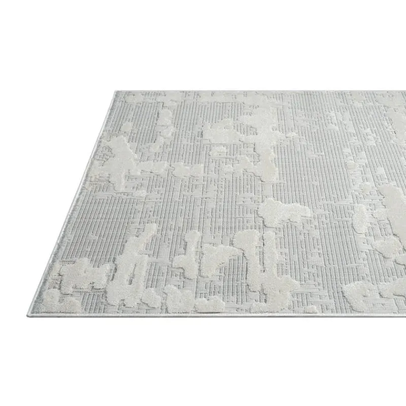 Indoor or Outdoor Rug - 5 x 8