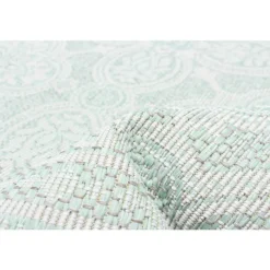 Indoor or Outdoor Rug - 5 x 7