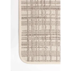 Indoor or Outdoor Rug - 2 x 7