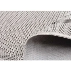 Indoor or Outdoor Rug - 4 x 6