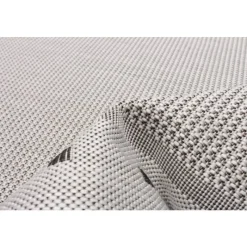 Indoor or Outdoor Rug - 4 x 6