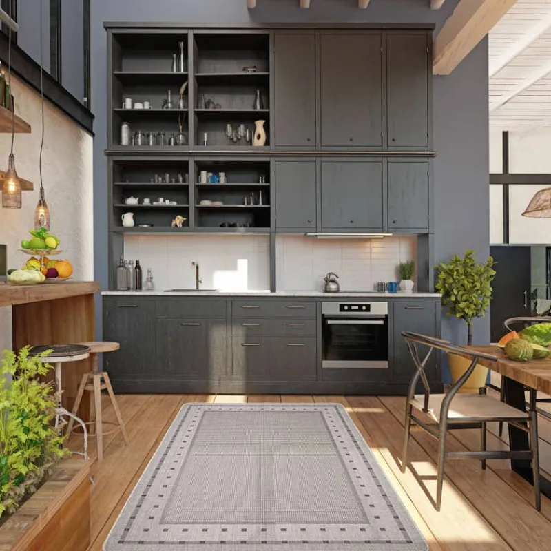 Indoor or Outdoor Rug - 4 x 6