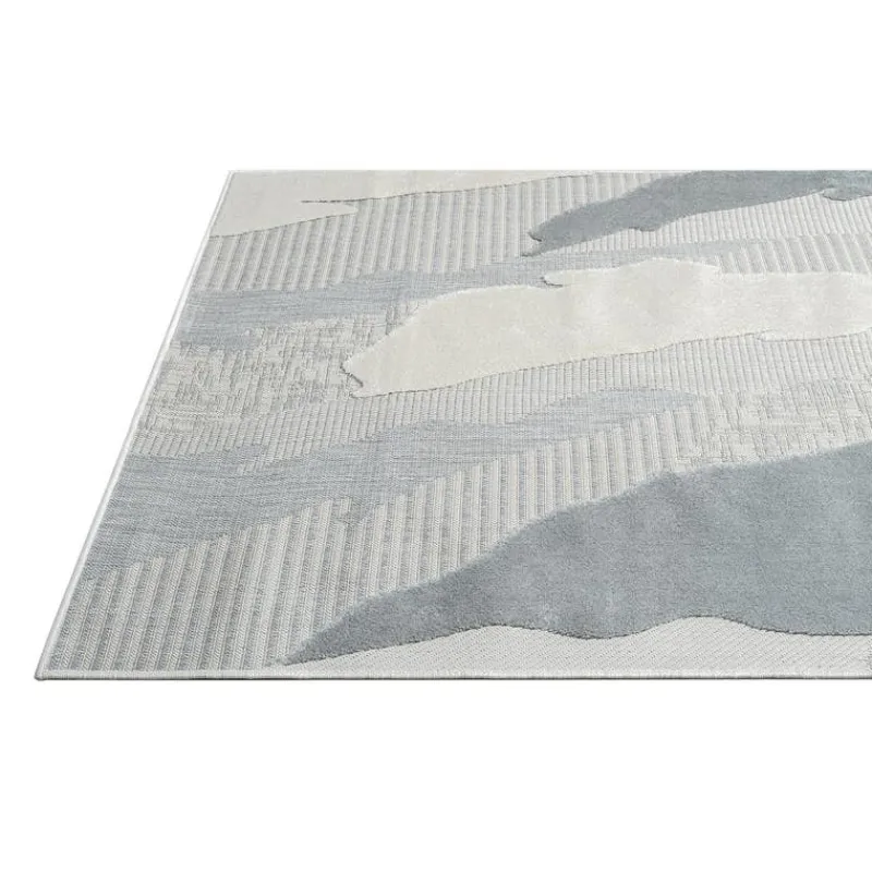 Indoor or Outdoor Rug - 5 x 8
