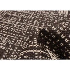 Indoor or Outdoor Rug - 2 x 4