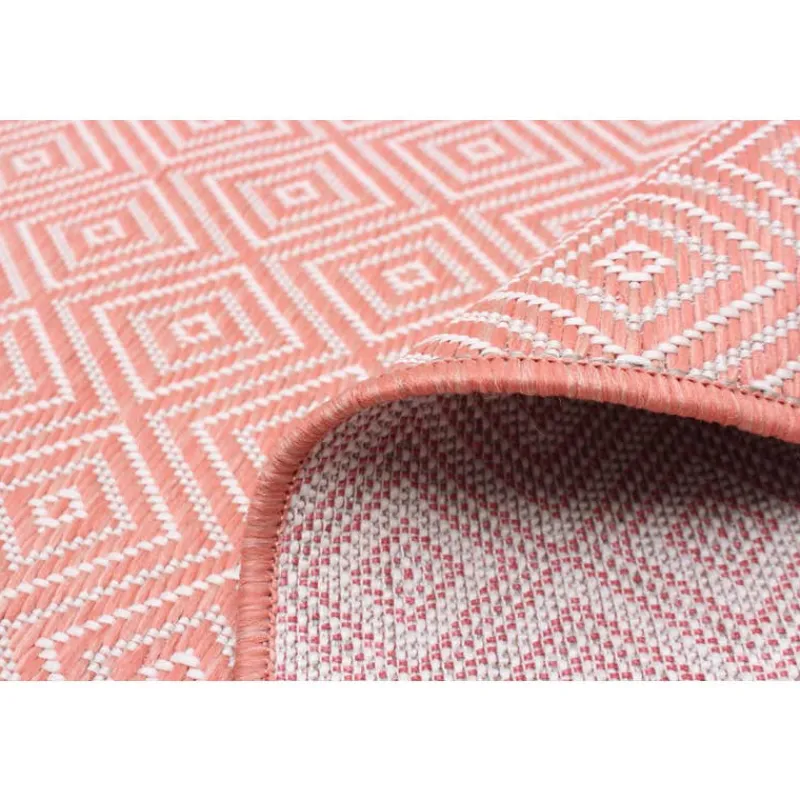 Indoor or Outdoor Rug - 5 x 7