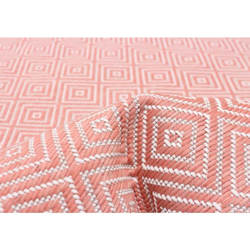 Indoor or Outdoor Rug - 5 x 7