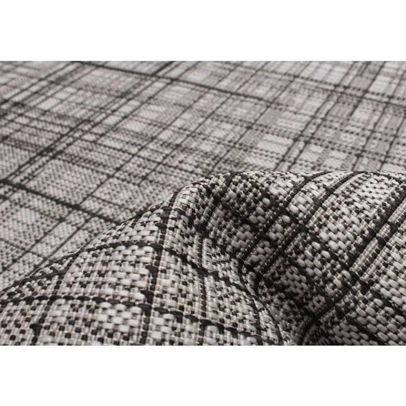 Indoor or Outdoor Rug - 4 x 6