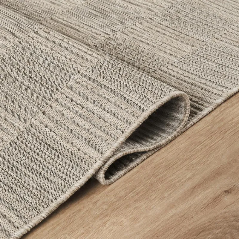 Indoor/Outdoor Rug - 6 x 9 ft