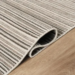 Indoor/Outdoor Rug - 6 x 9 ft