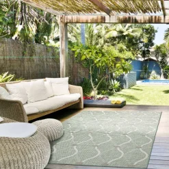 Outdoor 7 x 10 ft Rug