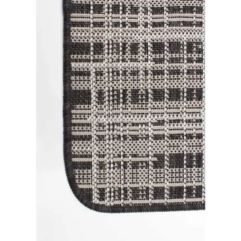 Outdoor 2 x 7 ft Rug