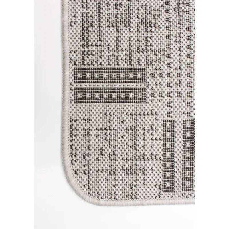 Outdoor 2 x 7 ft Rug